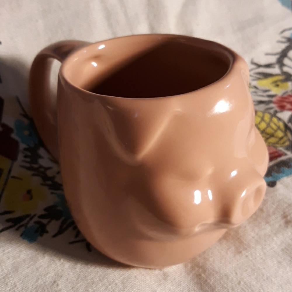 Fishs Eddy Famous Retired Piggy Mug